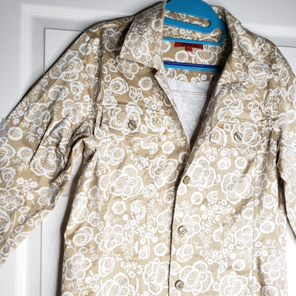 Jacket - Picture 3 of 4